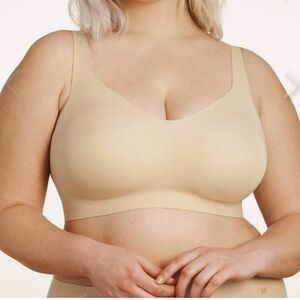 Evelyn & Bobbie The Beyond Bra in Sand 3X Wireless